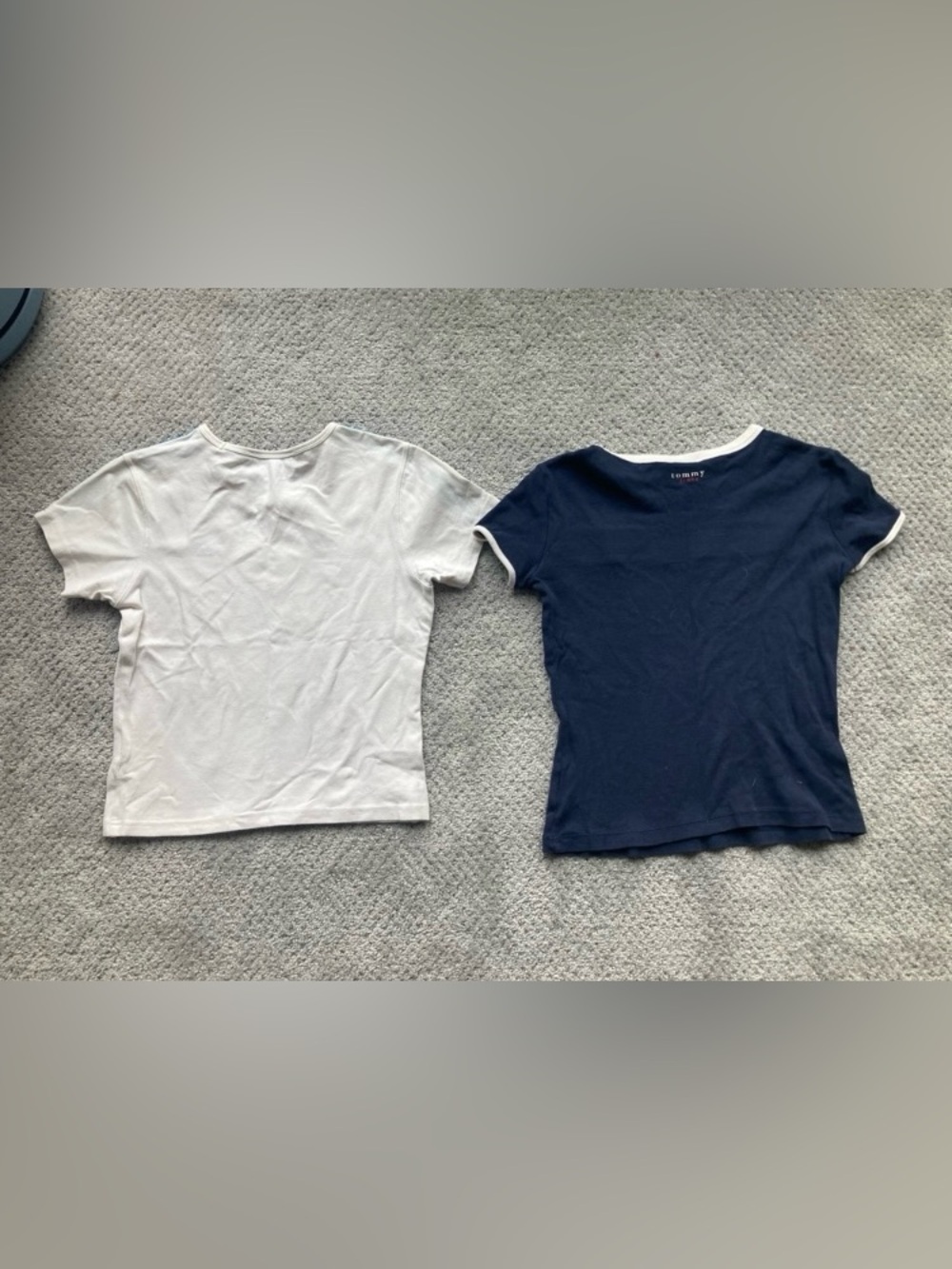 Fila and Tommy Jeans Short Sleeve Tees in White & Navy Size XS Sporty - Picture 4 of 4